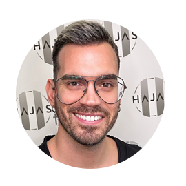 Juhász Petra recepciós