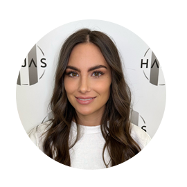 Pintér Éva recepciós